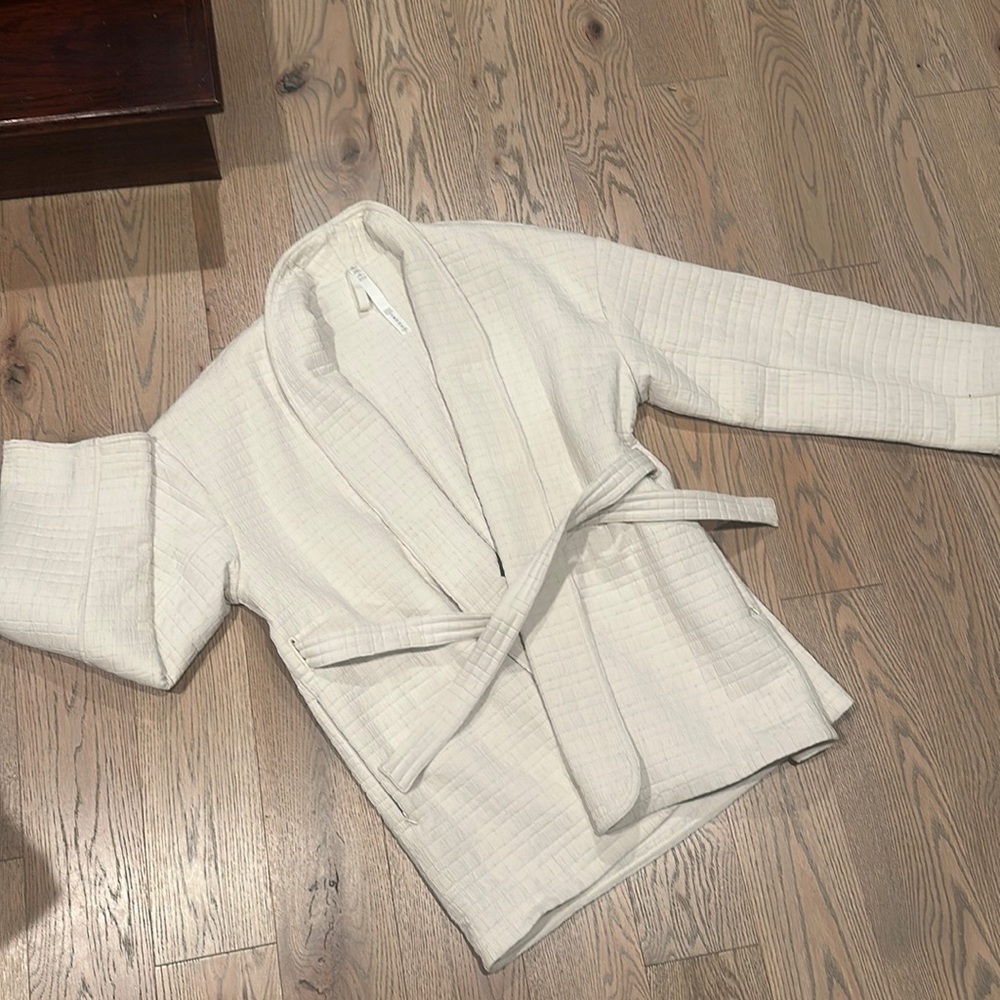 Lululemon Serene Travel Wrap